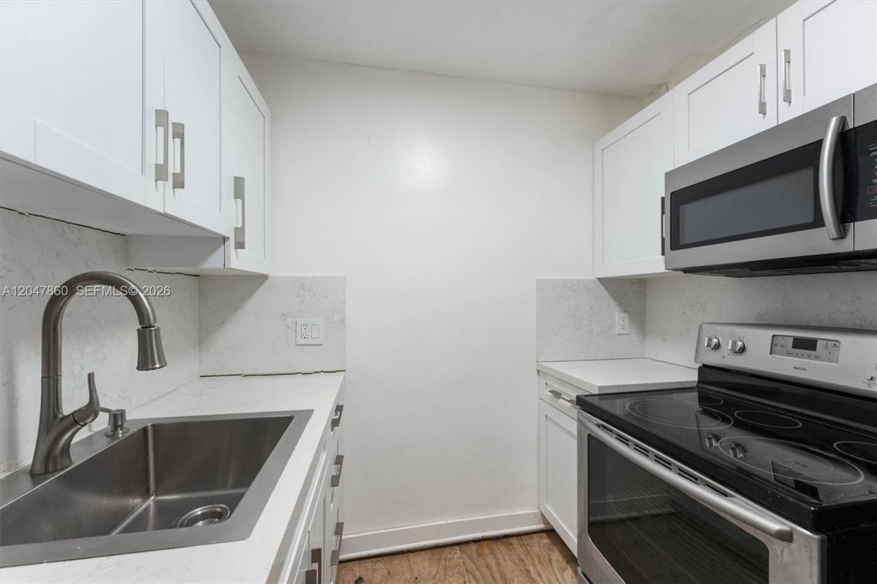 900 Atlantic Shores Blvd , Unit 130, Hallandale Beach, FL 33009 Photo