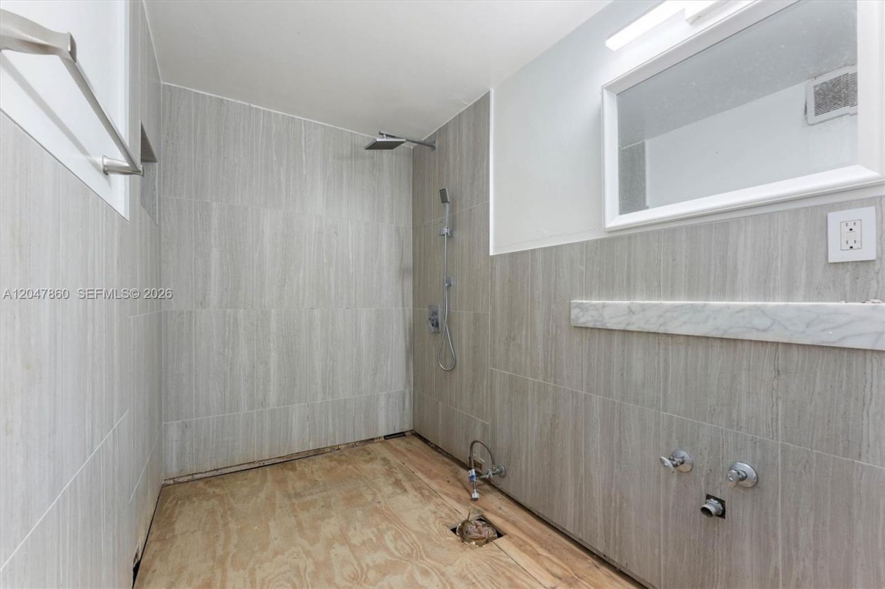 900 Atlantic Shores Blvd , Unit 130, Hallandale Beach, FL 33009 Photo