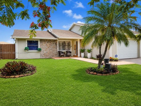 1305 N Fieldlark Ln , Homestead, FL 33035