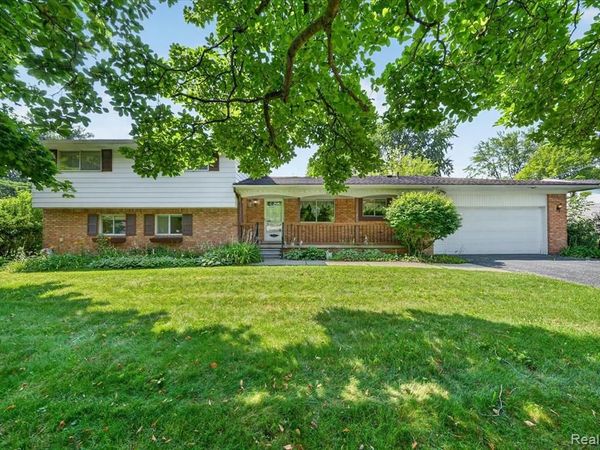 32533 Nestlewood Street, Farmington Hills, MI 48334