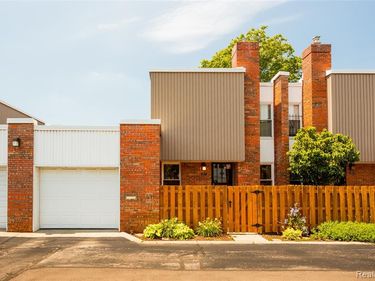 1911 Hyde Park, Detroit, MI 48207