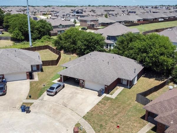 2633 Ventura Court, Glenn Heights, TX 75154