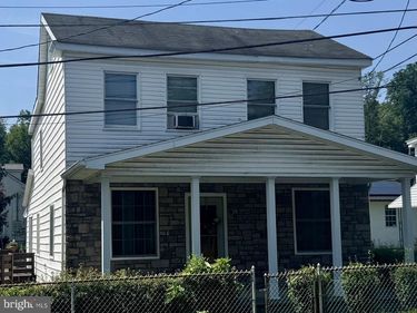 90 S STATE ROAD, TREMONT, PA 17981