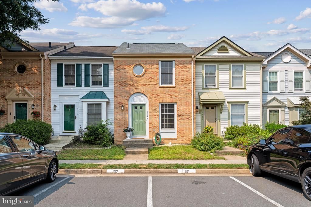 6528 Skylemar Trail, Centreville, VA 20121 Main Photo