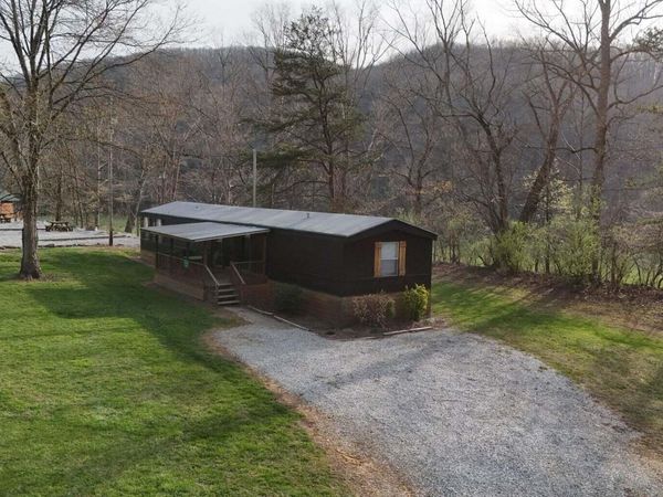 1186 Shea Rd, Huntsville, TN 37756