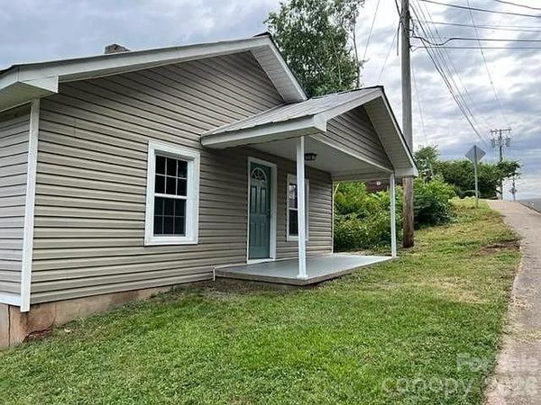 105 N Pugh Street, Lexington, NC 27292
