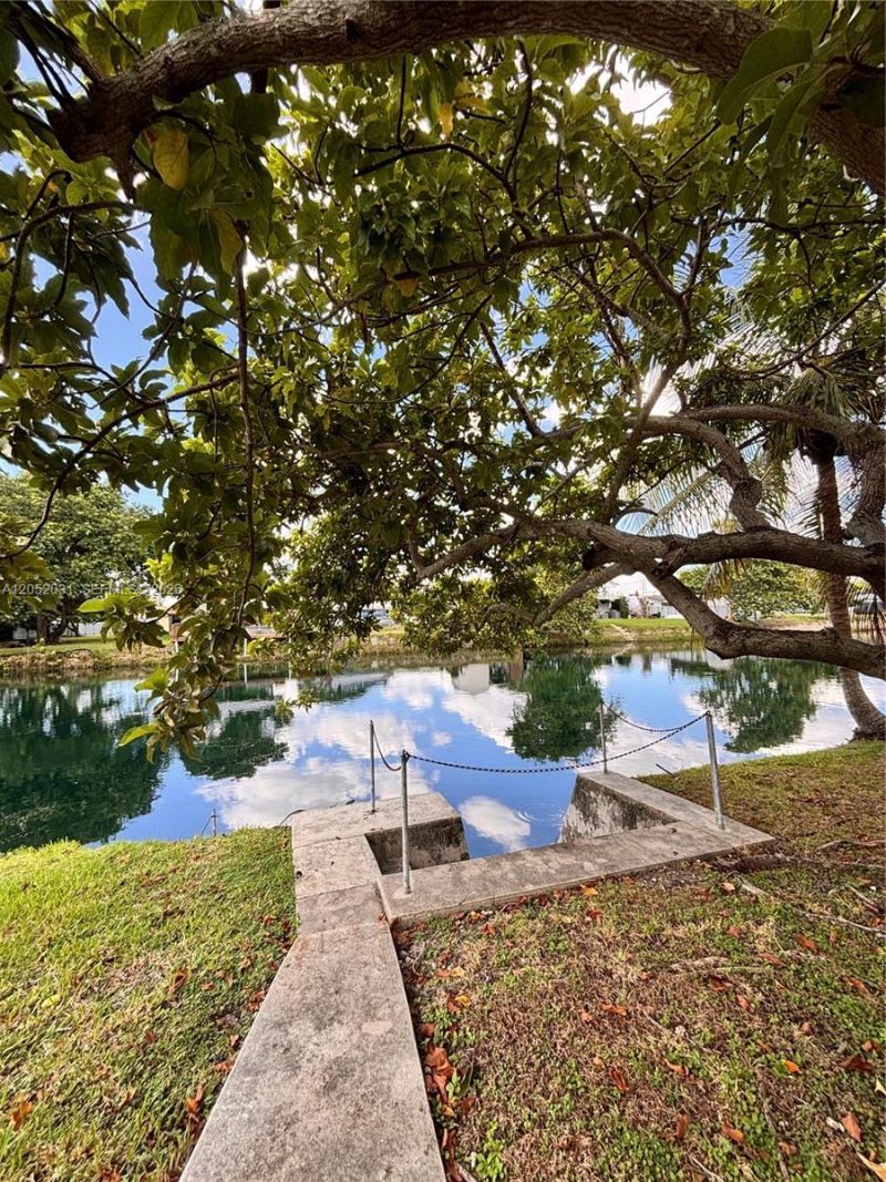 19120 Bel Aire Dr, Cutler Bay, FL 33157 Photo