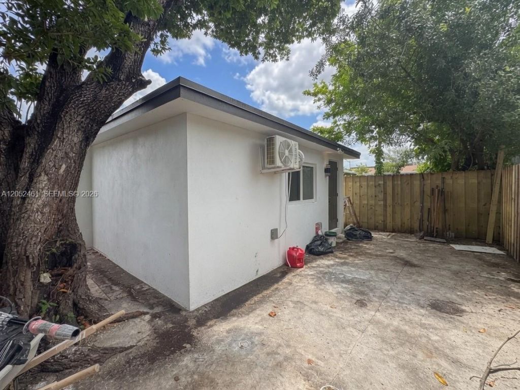 1558 NW 71st St , Miami, FL 33147 Photo