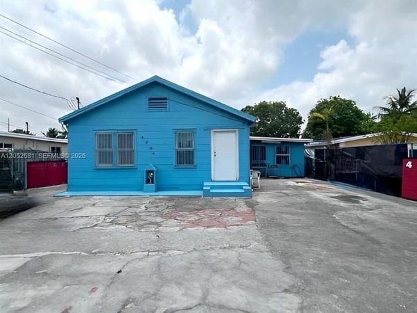 8024 NW 36th Ct , Miami, FL 33147