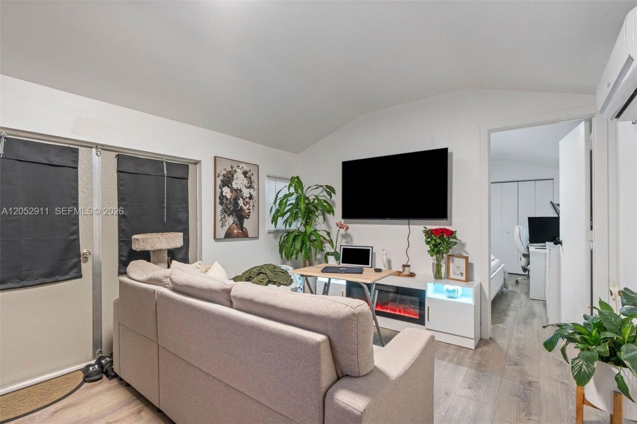 7501 Granada Blvd , Miramar, FL 33023 Photo