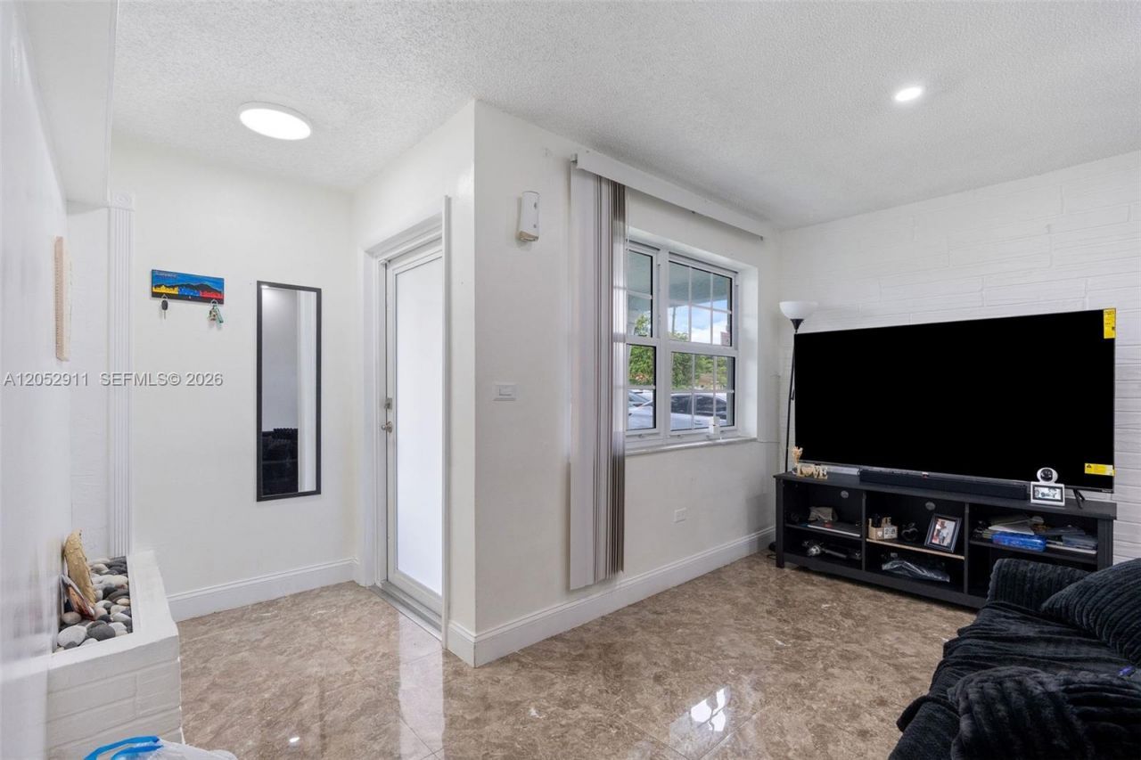 7501 Granada Blvd , Miramar, FL 33023 Photo