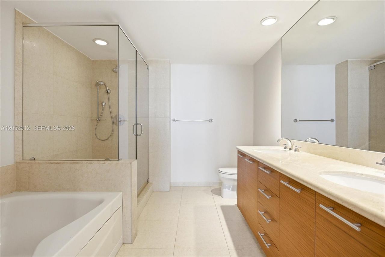 50 Biscayne Blvd , Unit 2510, Miami, FL 33132 Photo