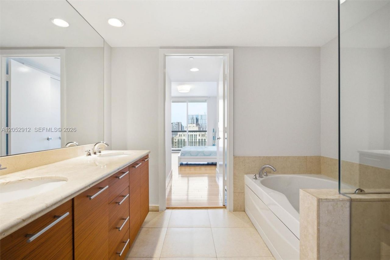 50 Biscayne Blvd , Unit 2510, Miami, FL 33132 Photo