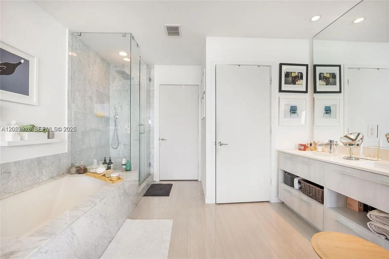 480 NE 31st Street, Unit 1602, Miami, FL 33137 Photo
