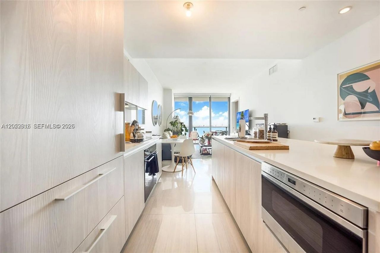 480 NE 31st Street, Unit 1602, Miami, FL 33137 Photo