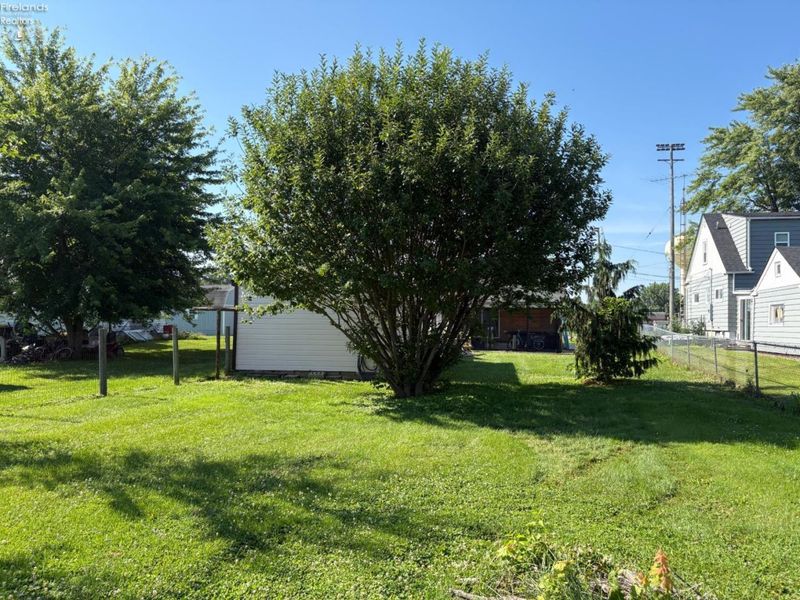 208 W Washington Street, Oak Harbor, OH 43449 Photo 4