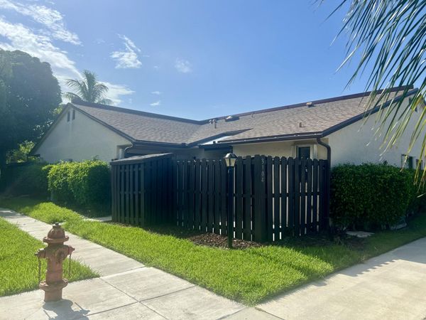 3104 Waterview Circle, Palm Springs, FL 33461