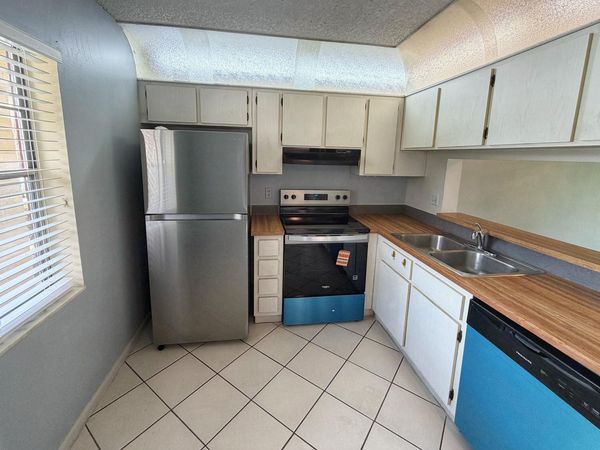 3652 N UNIVERSITY Drive, Unit C-3, Coral Springs, FL 33065