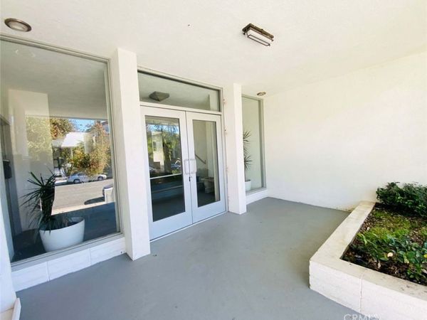 1033 3rd Street, Unit 209, Santa Monica, CA 90403