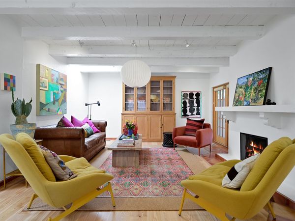 957 Los Lovatos Road, Santa Fe, NM 87501