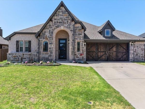 648 Sirius Lane , Waxahachie, TX 75165