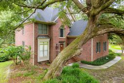 101 Riverwood Lane photo 4
