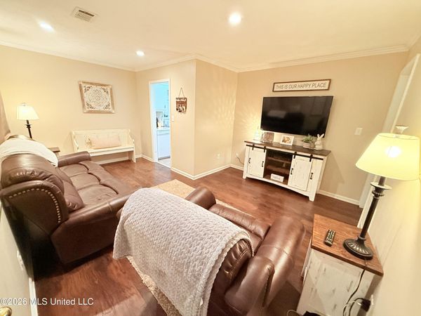 800 White Circle, Grenada, MS 38901