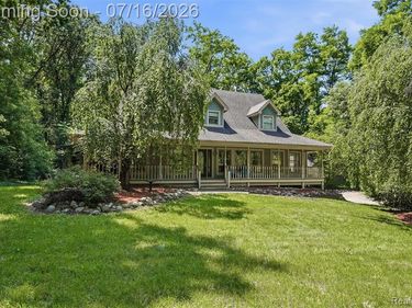9201 Mabley Hill Road, Tyrone Twp, MI 48430