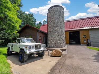 3486 W Drahner Road, Oxford Twp, MI 48371
