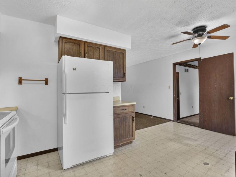 5062 Ashville Road, Ashville, OH 43103 Photo 10