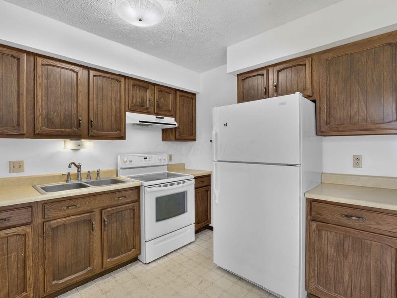 5062 Ashville Road, Ashville, OH 43103 Photo 12