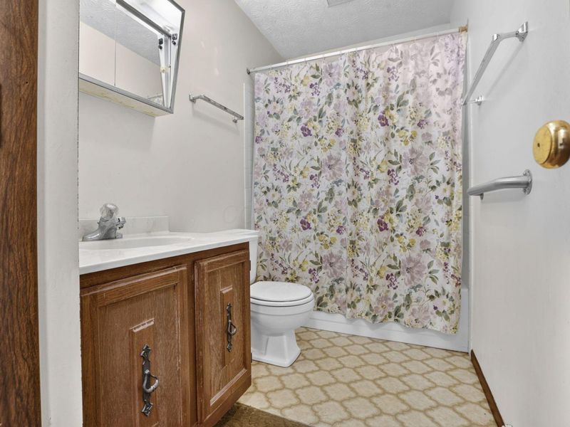 5062 Ashville Road, Ashville, OH 43103 Photo 16