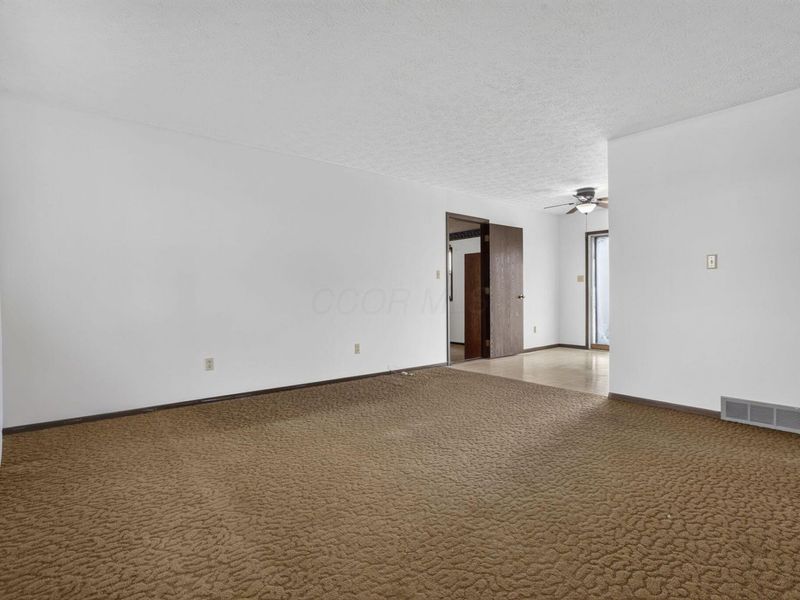 5062 Ashville Road, Ashville, OH 43103 Photo 4