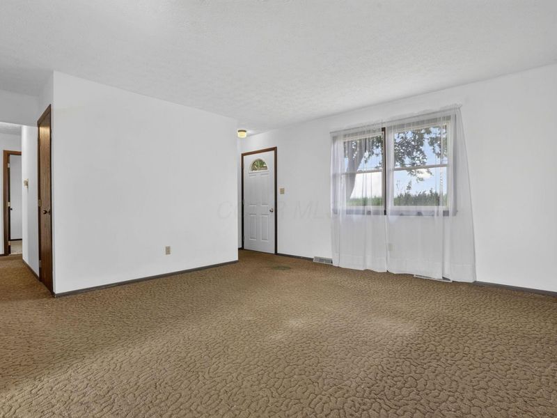 5062 Ashville Road, Ashville, OH 43103 Photo 5