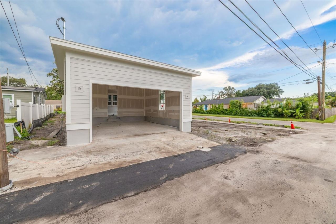 995 48th Avenue N, Saint Petersburg, FL 33703 Photo