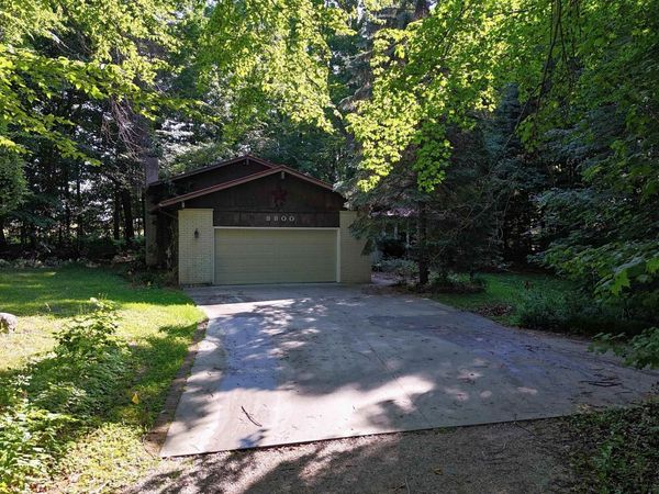 8800 Golfside Court, Shepherd, MI 48883