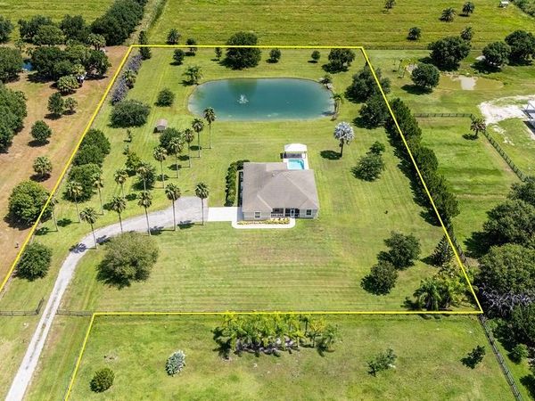 5190 21st Street SW, Vero Beach, FL 32968