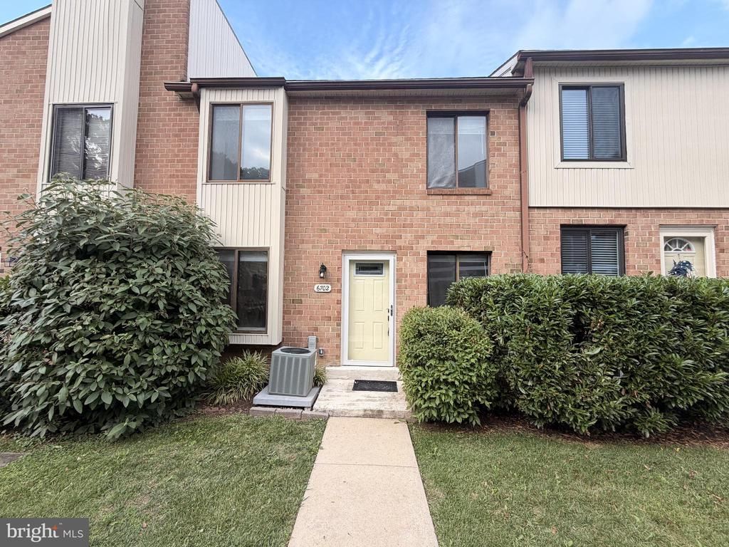 6702 HILLTOP DRIVE , BROOKHAVEN, PA 19015