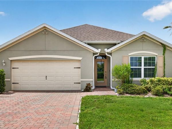 2547 Village Of Entrada ST, CAPE CORAL, FL 33909