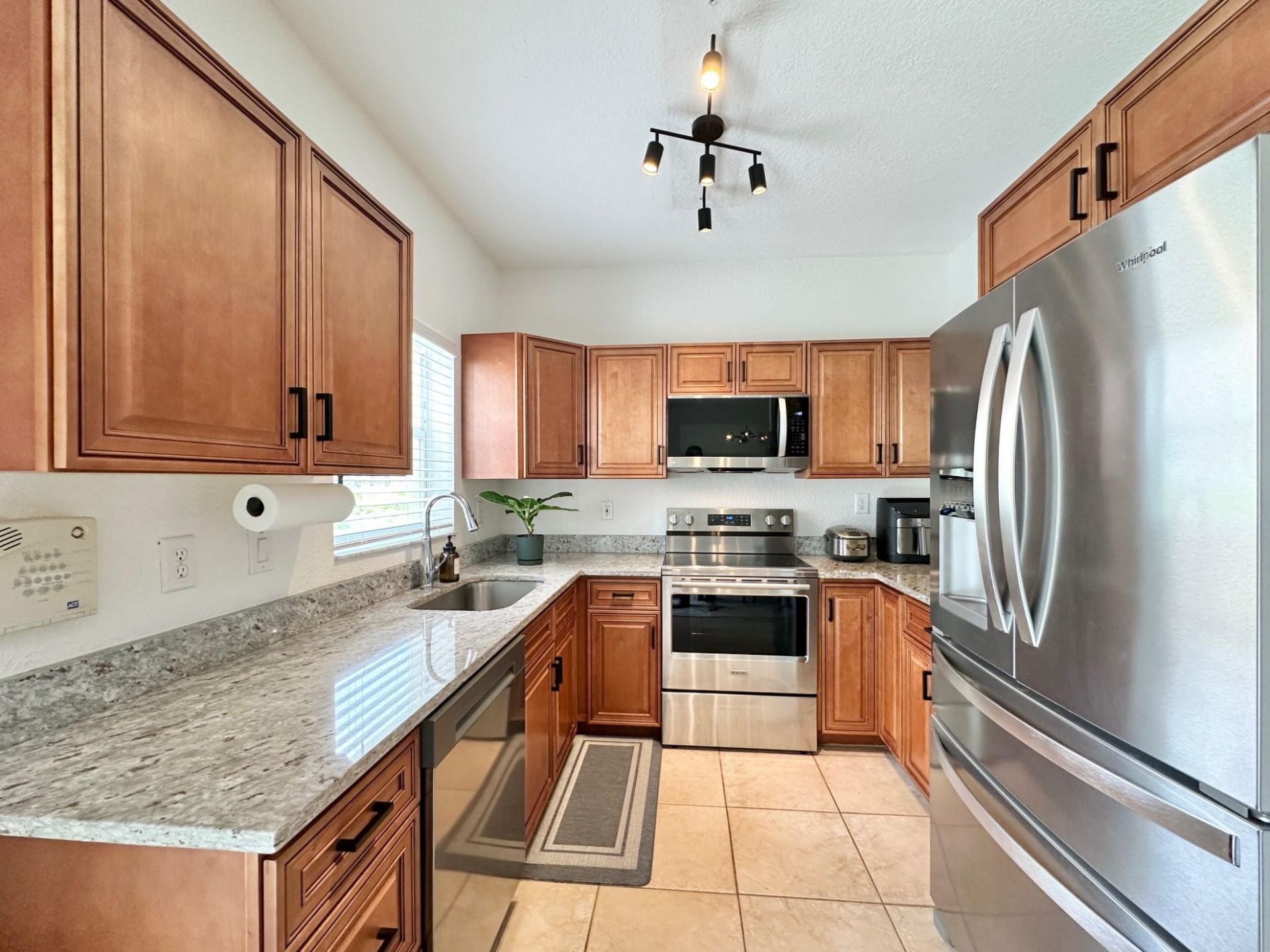 639 NW 130th Way, Pembroke Pines, FL 33028 Photo