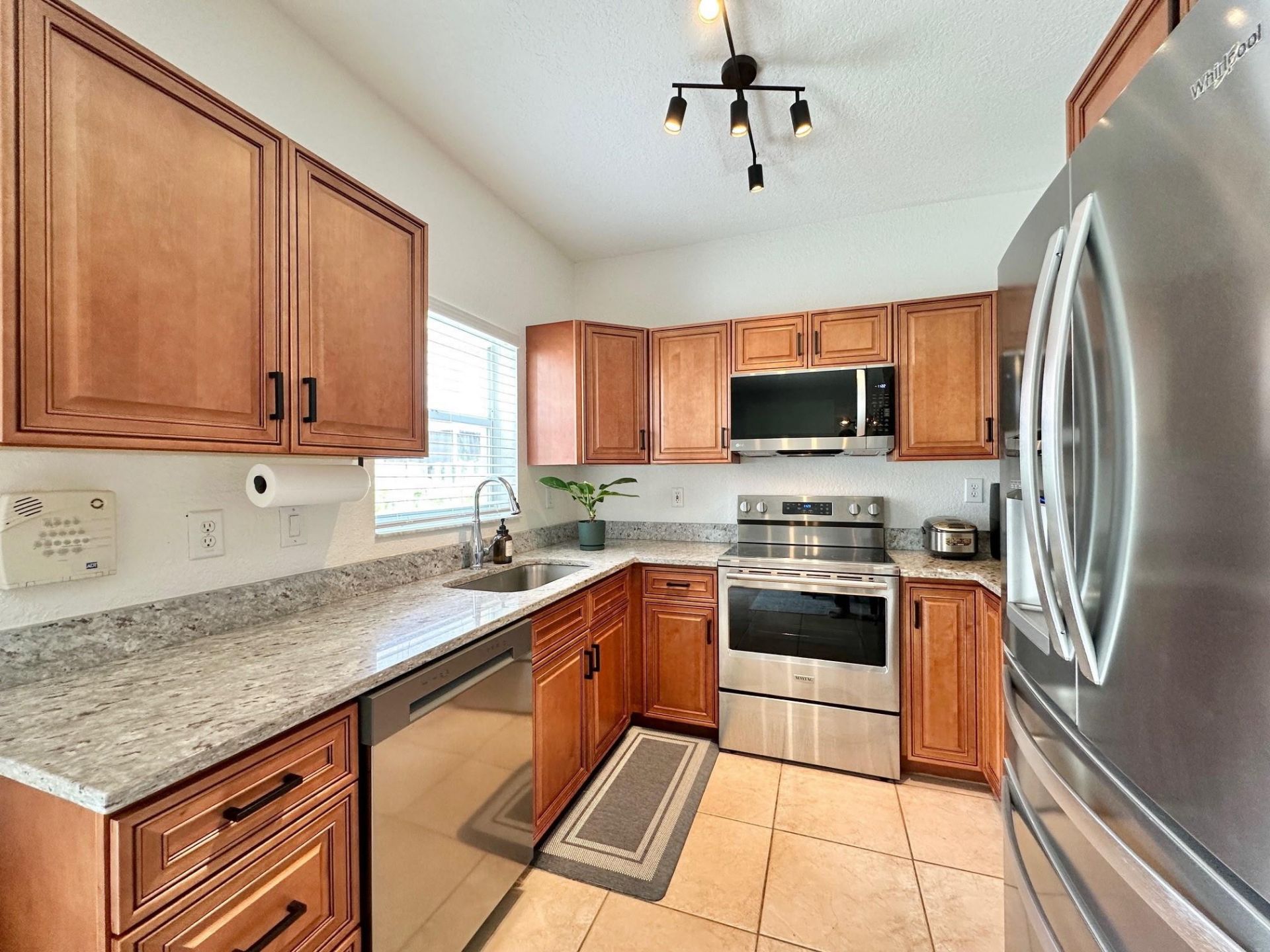 639 NW 130th Way, Pembroke Pines, FL 33028 Photo