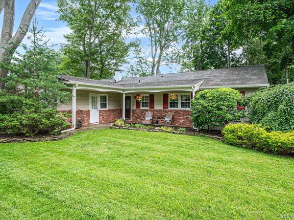 44 Winslow Lane, Smithtown, NY 11787