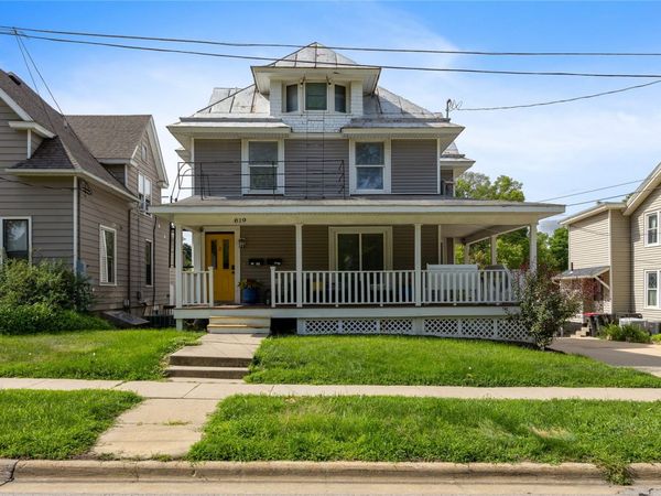 619 E Burlington Street , Iowa City, IA 52240
