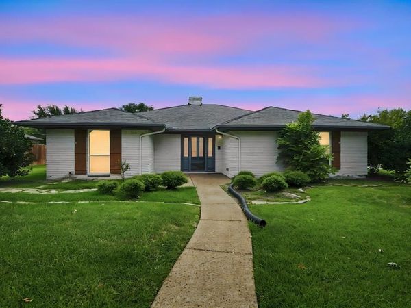 2005 Yorkstown Drive, Ennis, TX 75119