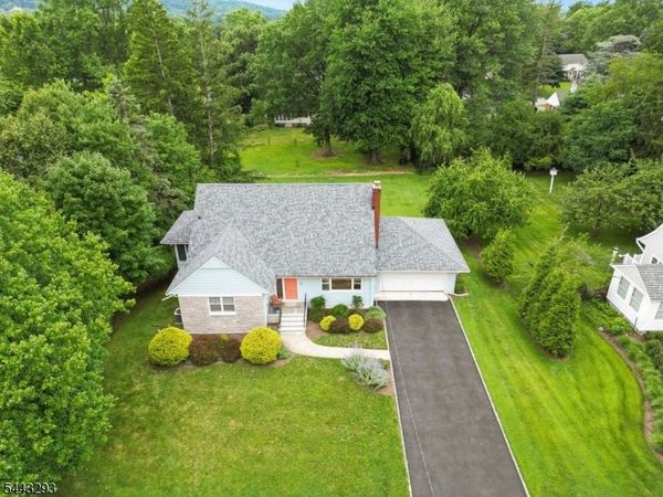 70 Kingwood Dr, Little Falls, NJ 07424
