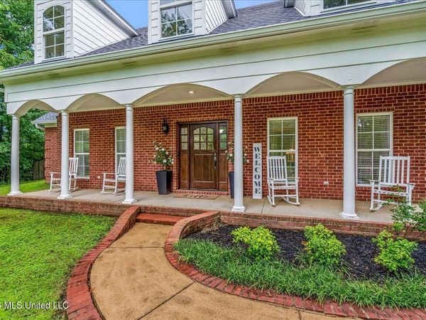 7499 W Ridge Lane, Olive Branch, MS 38654