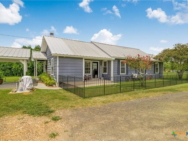1363 Old Goliad Road , Victoria, TX 77905
