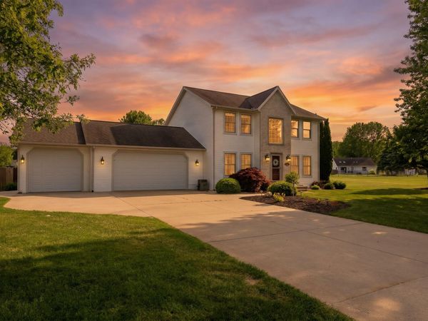 47679 Woodfield Circle, Mattawan, MI 49071