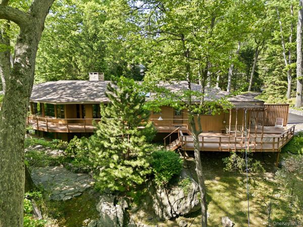 12 Tallwoods Road, Armonk, NY 10504