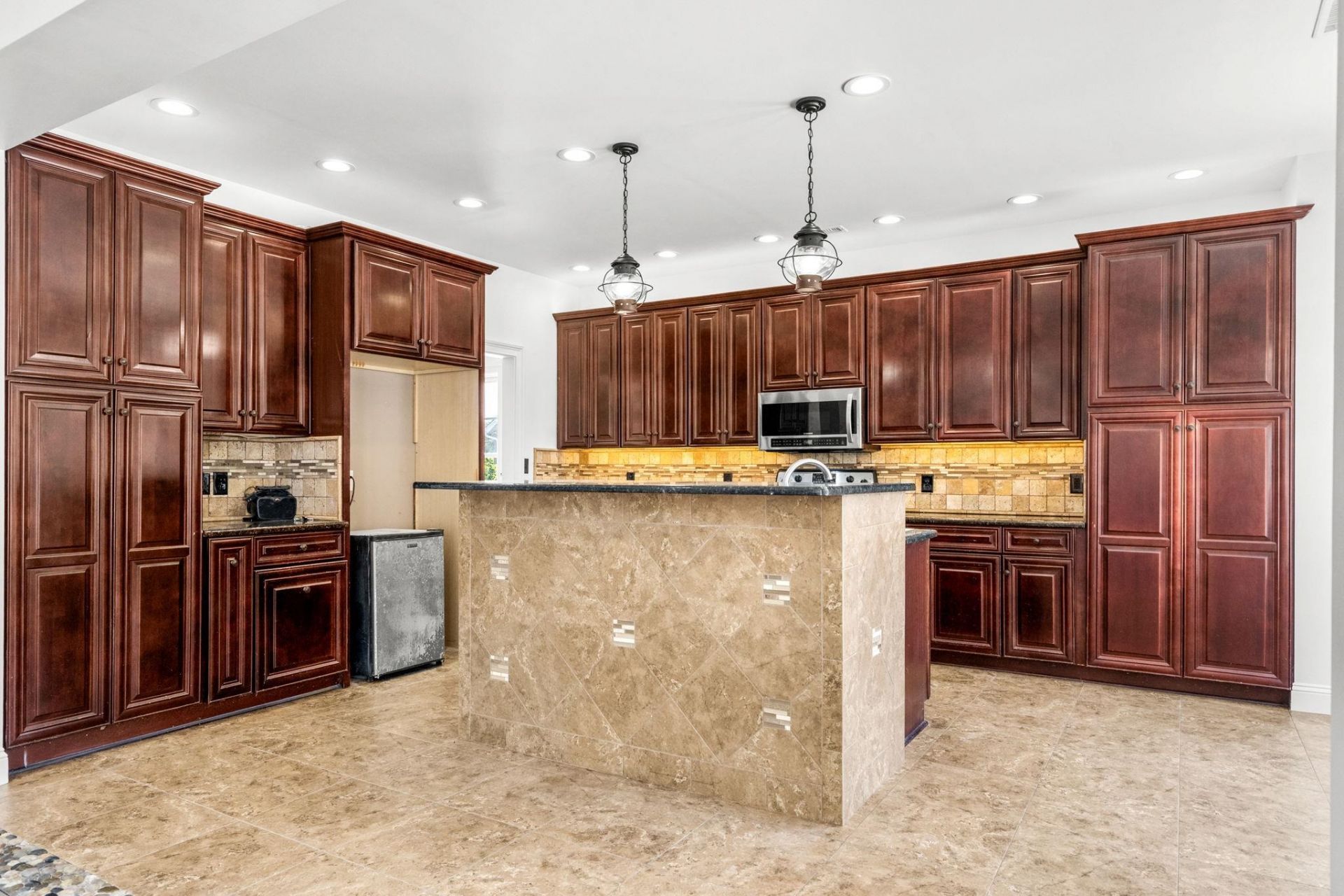 827 Oxbow Dr. Photo 16